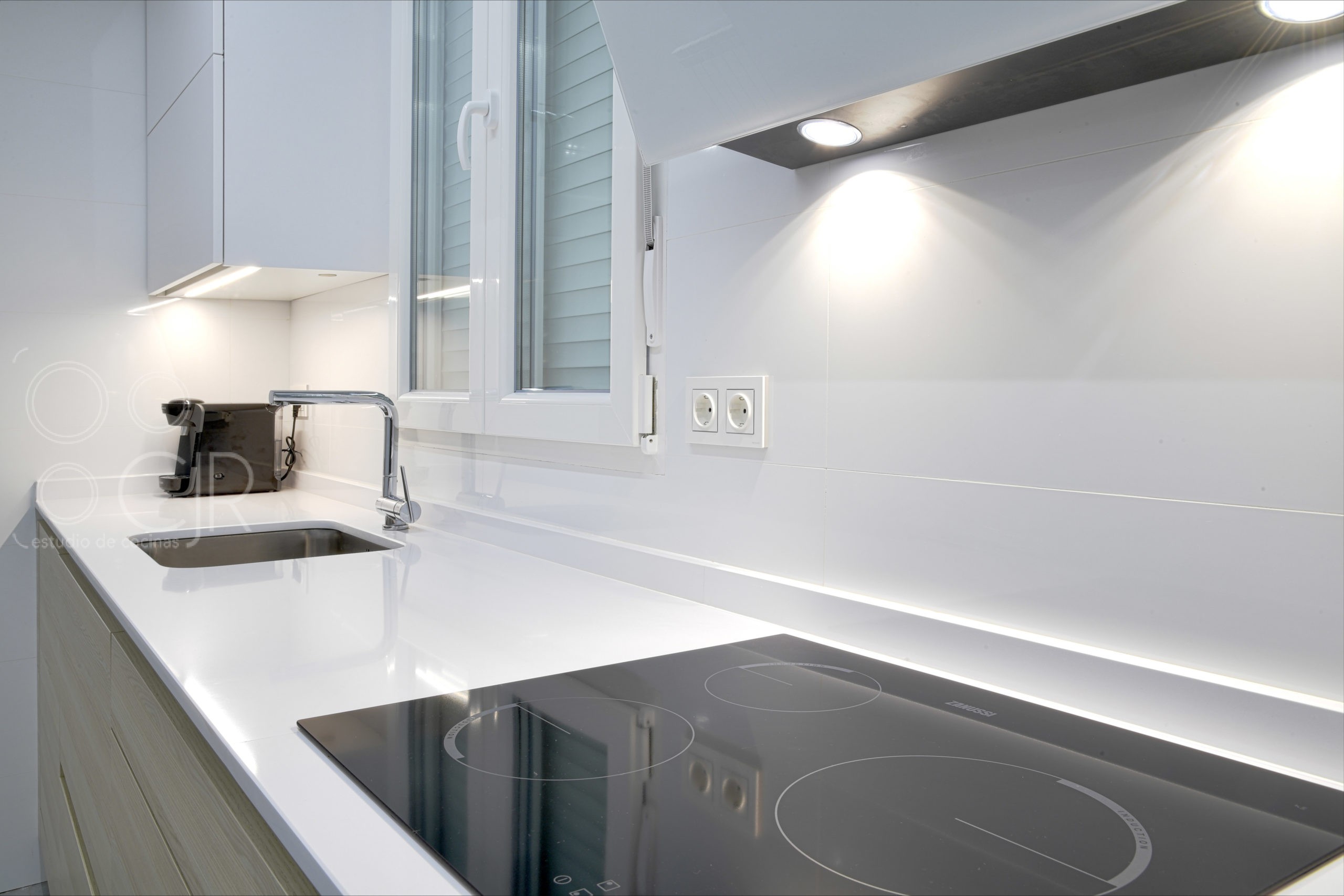 cocinas con encimera blanca silestone zeus iconic white