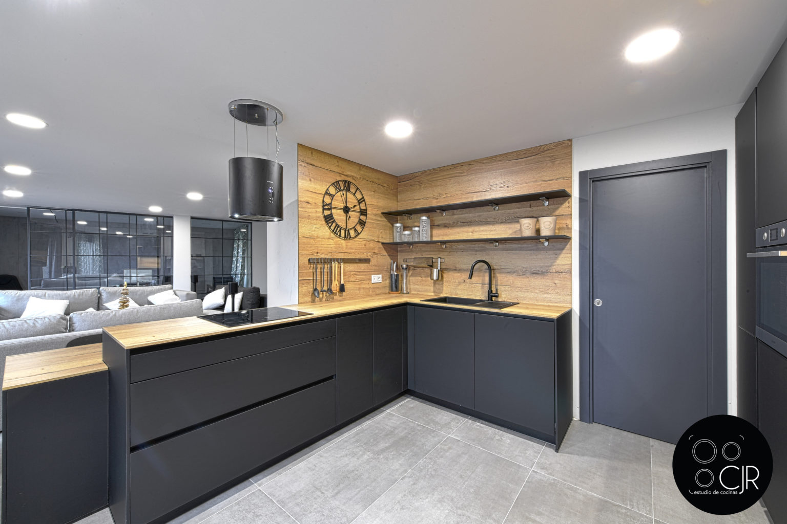 COCINA NEGRA MATE Y MADERA | Cocinas CJR Santos