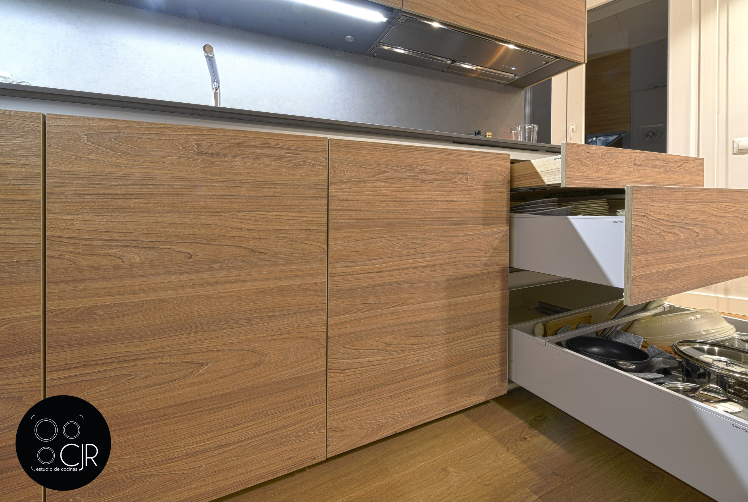Cajon abierto cocina moderna madera