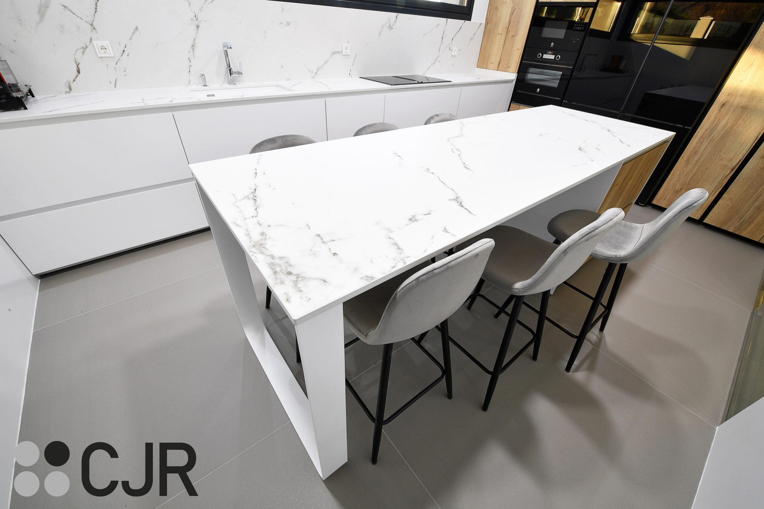 barra de cocina con dekton kairos cjr