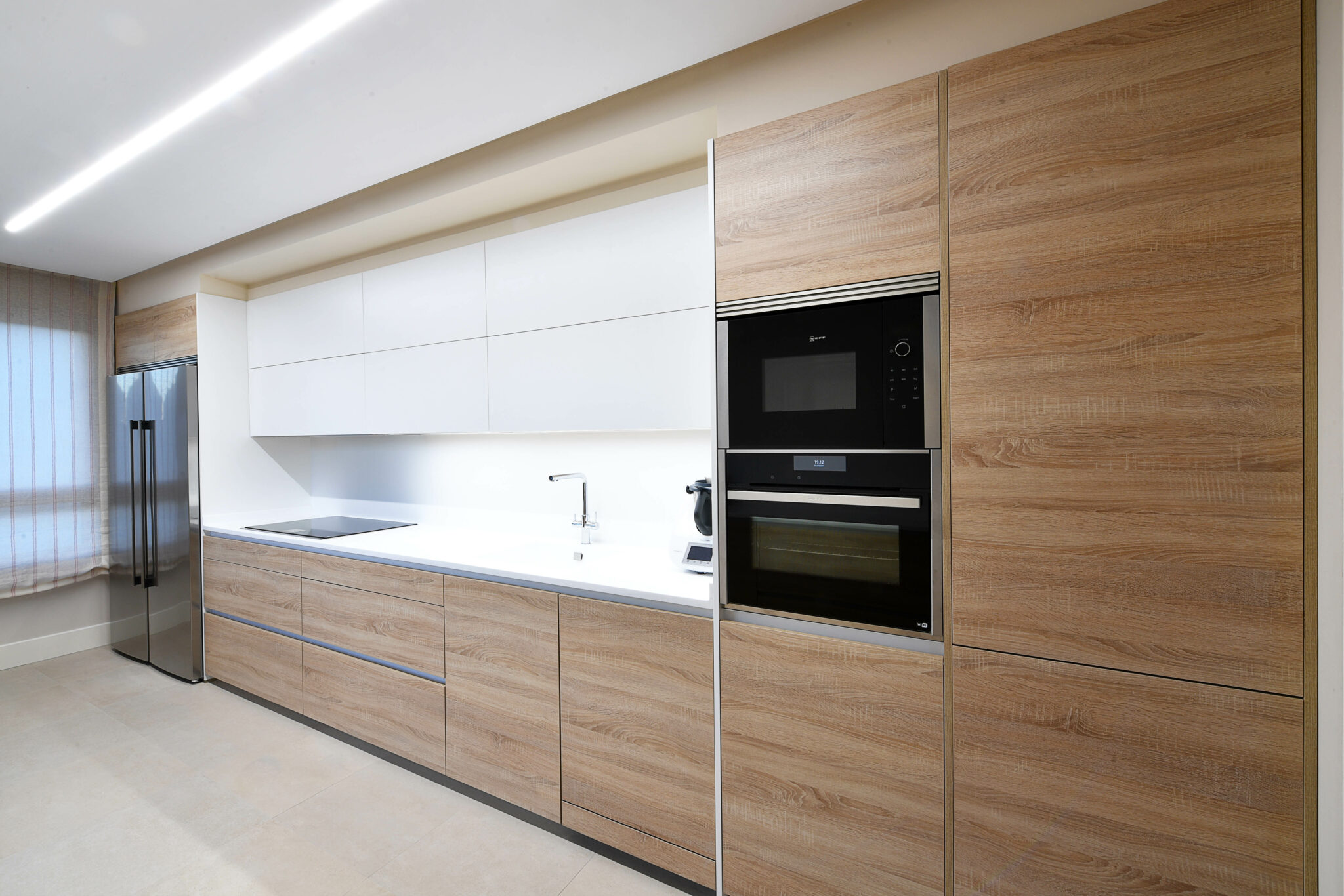 Cocinas Modernas Blancas Y Madera Cjr Cocinas CJR Santos cocinas-modernas-blancas-y-madera-cjr-cocinas-cjr-santos