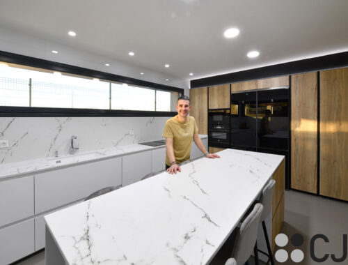 daniel colino cocinas dekton kairos y madera con isla cjr