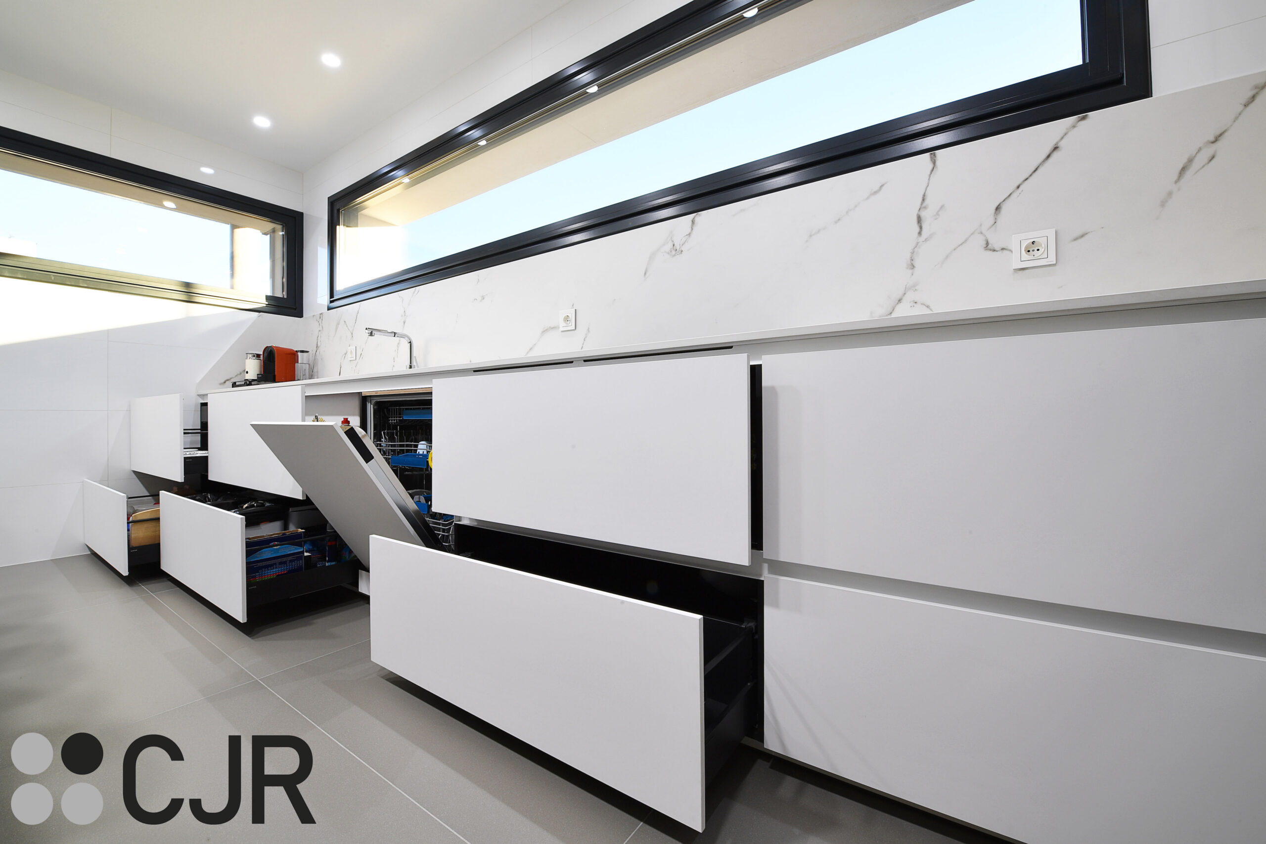 muebles de cocina bajos en blanco cjr