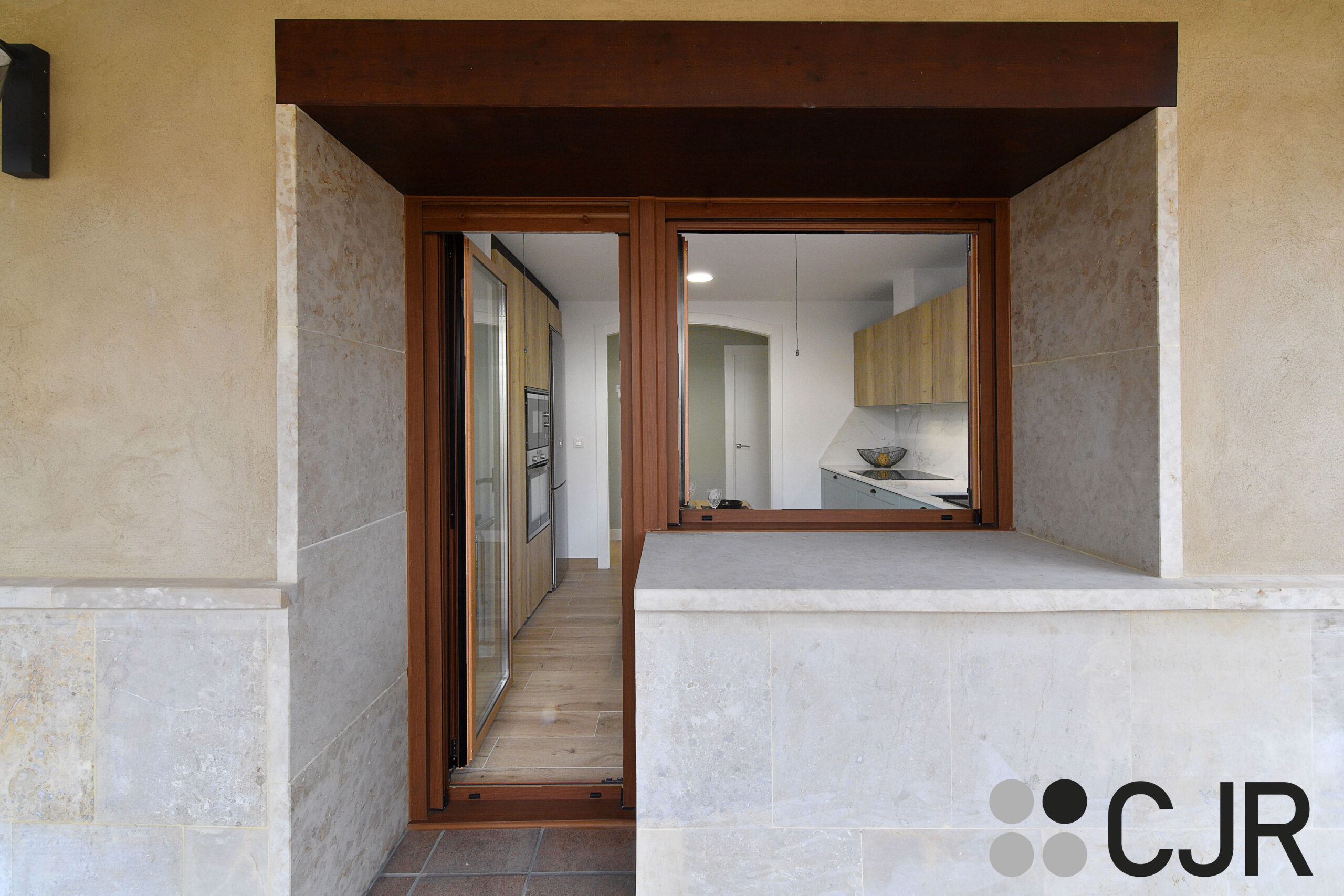 puerta y ventana de cocina en madera cjr