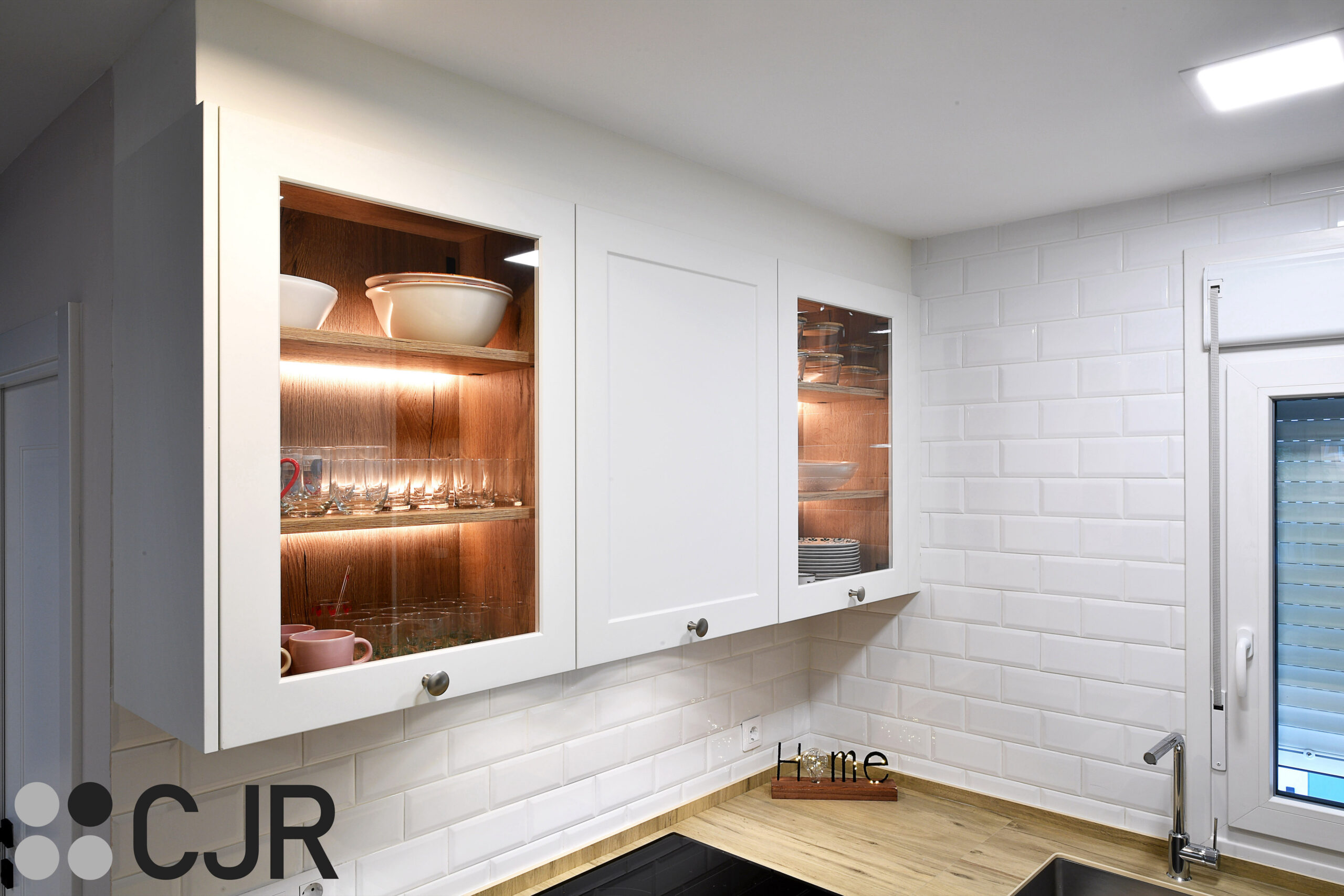 muebles altos de cocina con iluminación led cjr