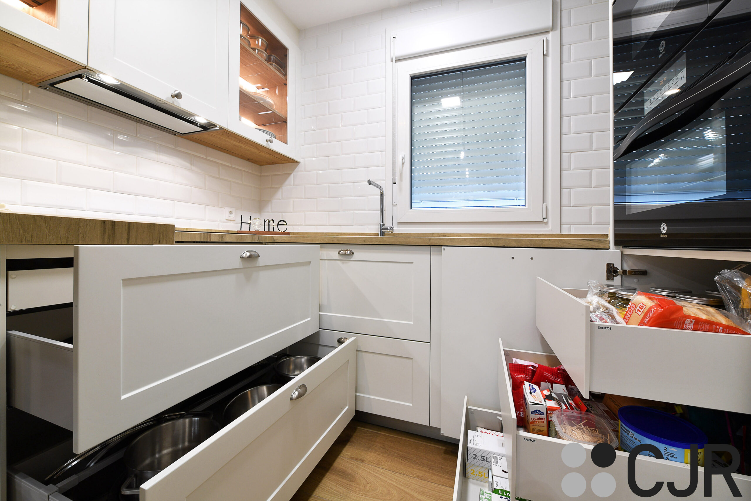 muebles de cocina bajos en blanco amplios cjr