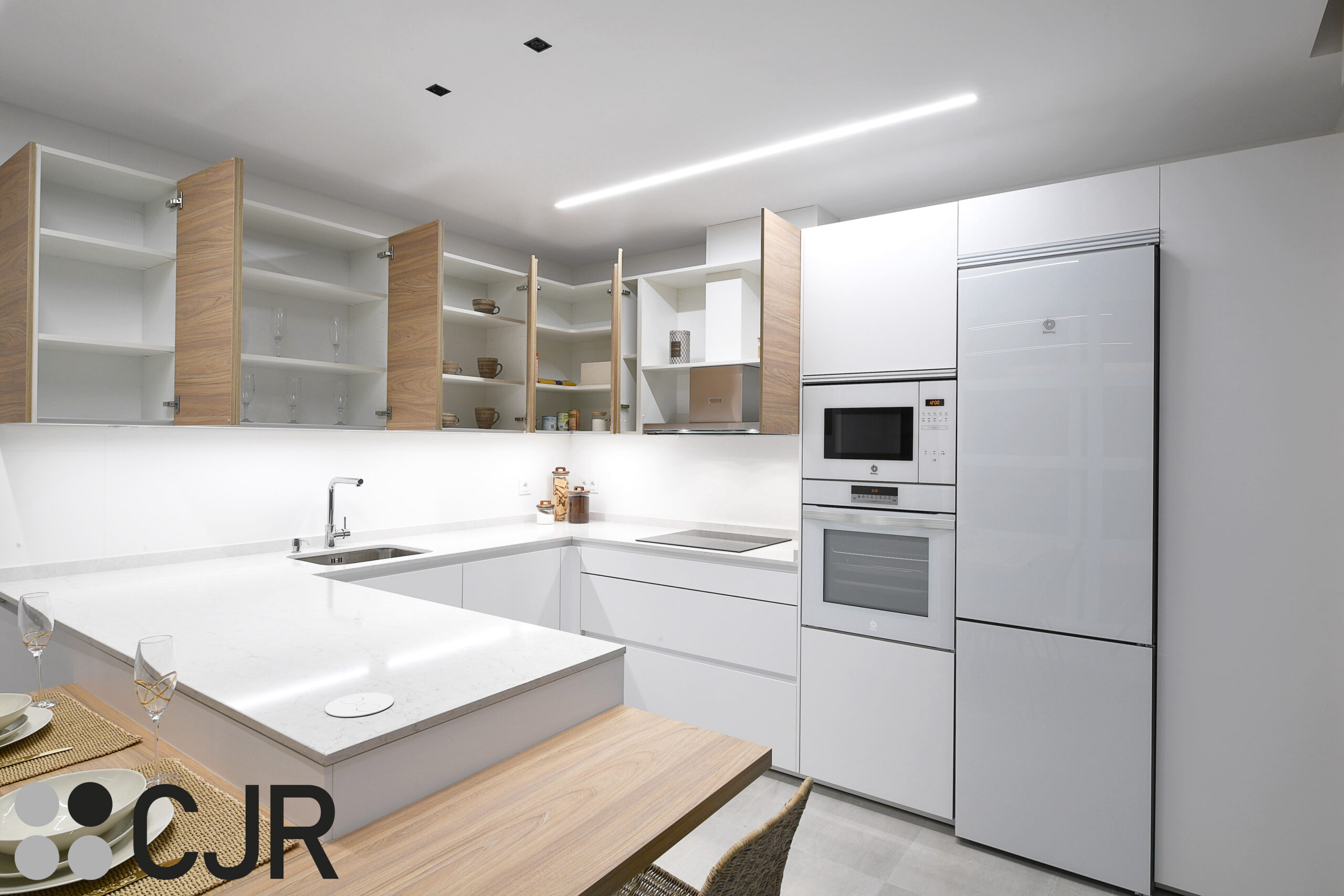 muebles altos de cocina cuadrado en madera y blanco cjr