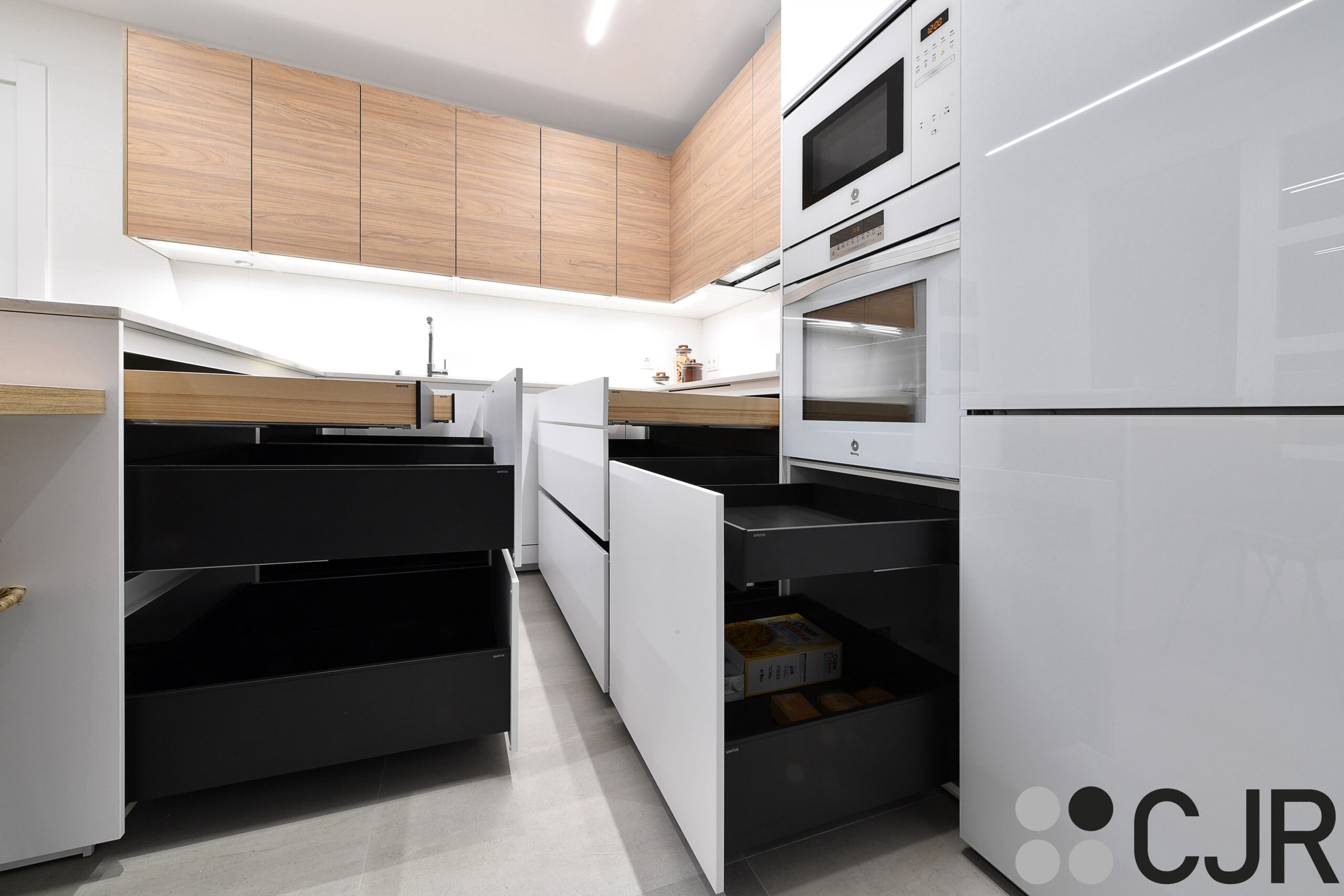 muebles bajos de cocina con maxima capacidad de almacenamiento cjr