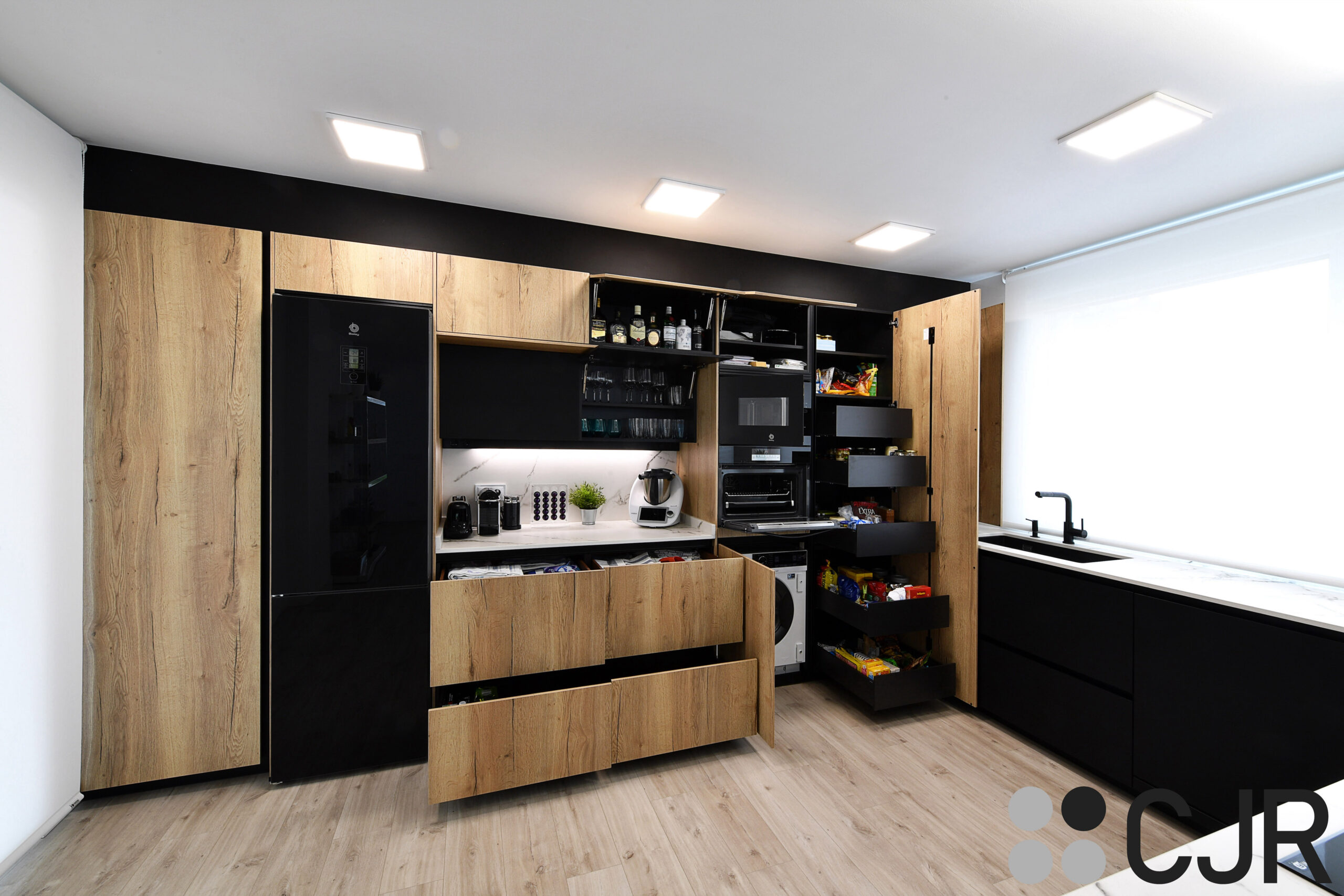 torres de cocina en madera con 3 electrodomesticos cjr