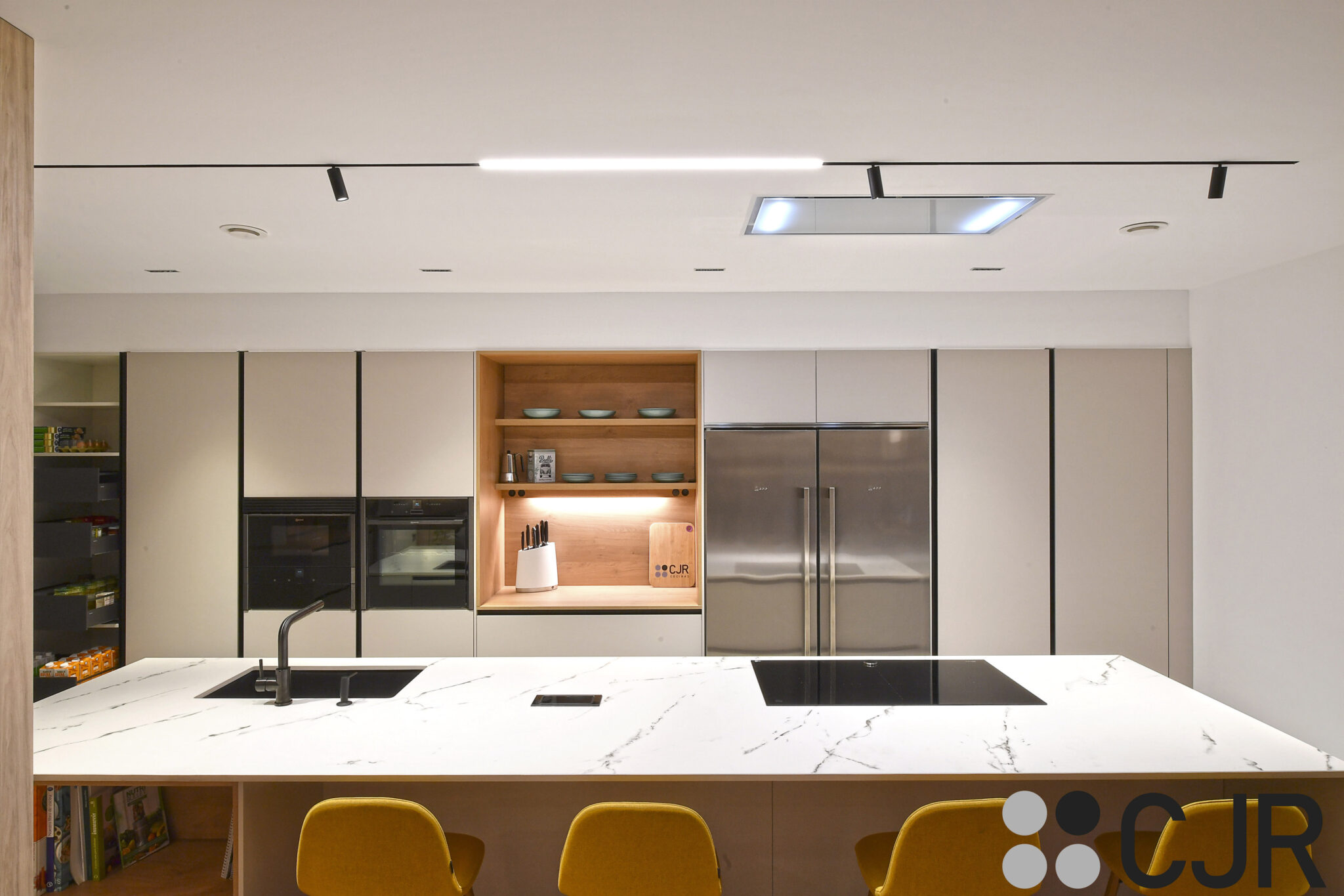 Cocina moderna abierta al salon con isla Dekton Kairos CJR | Cocinas ...