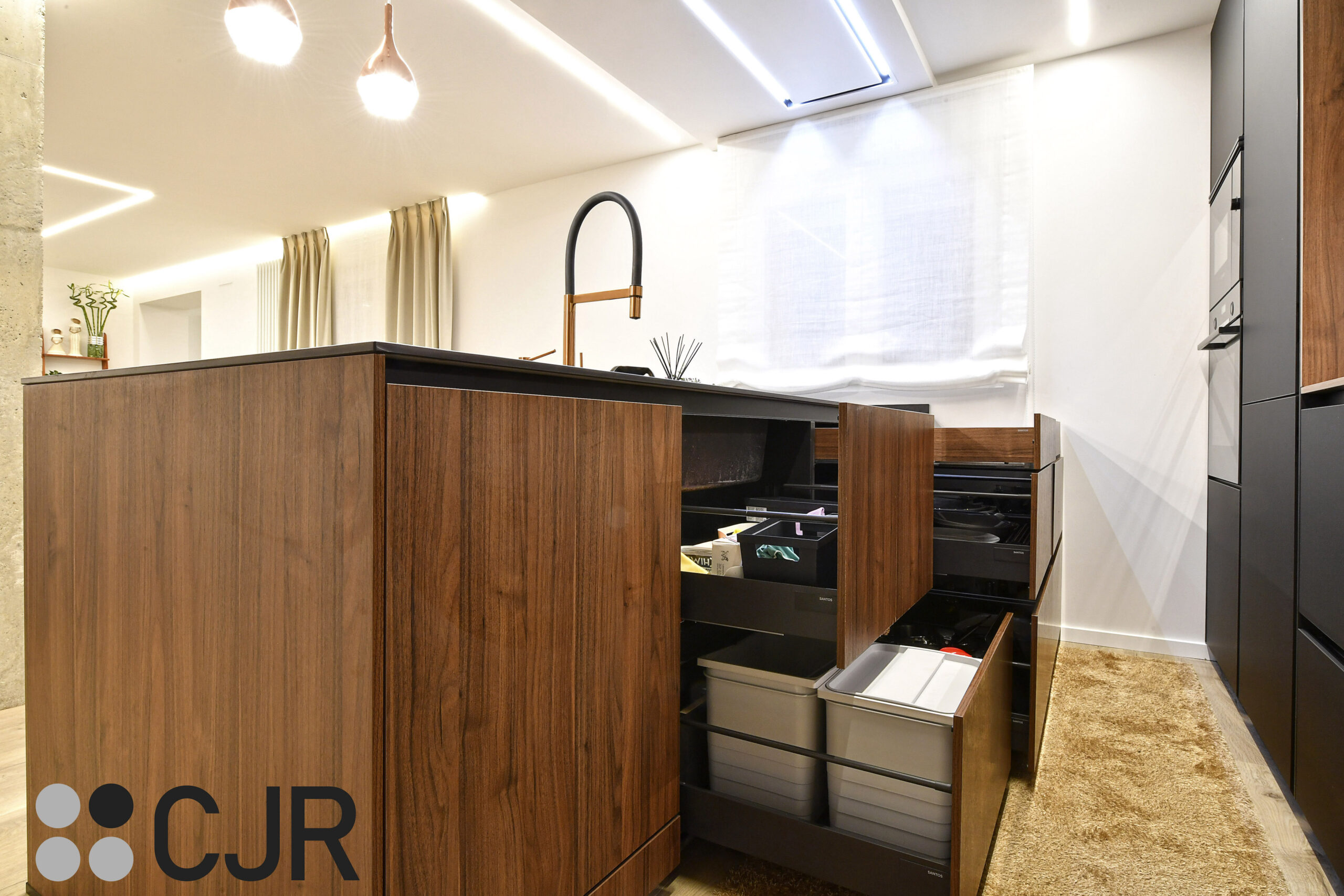 mueble bajo fregadero en cocina pequeña abierta al salon cjr