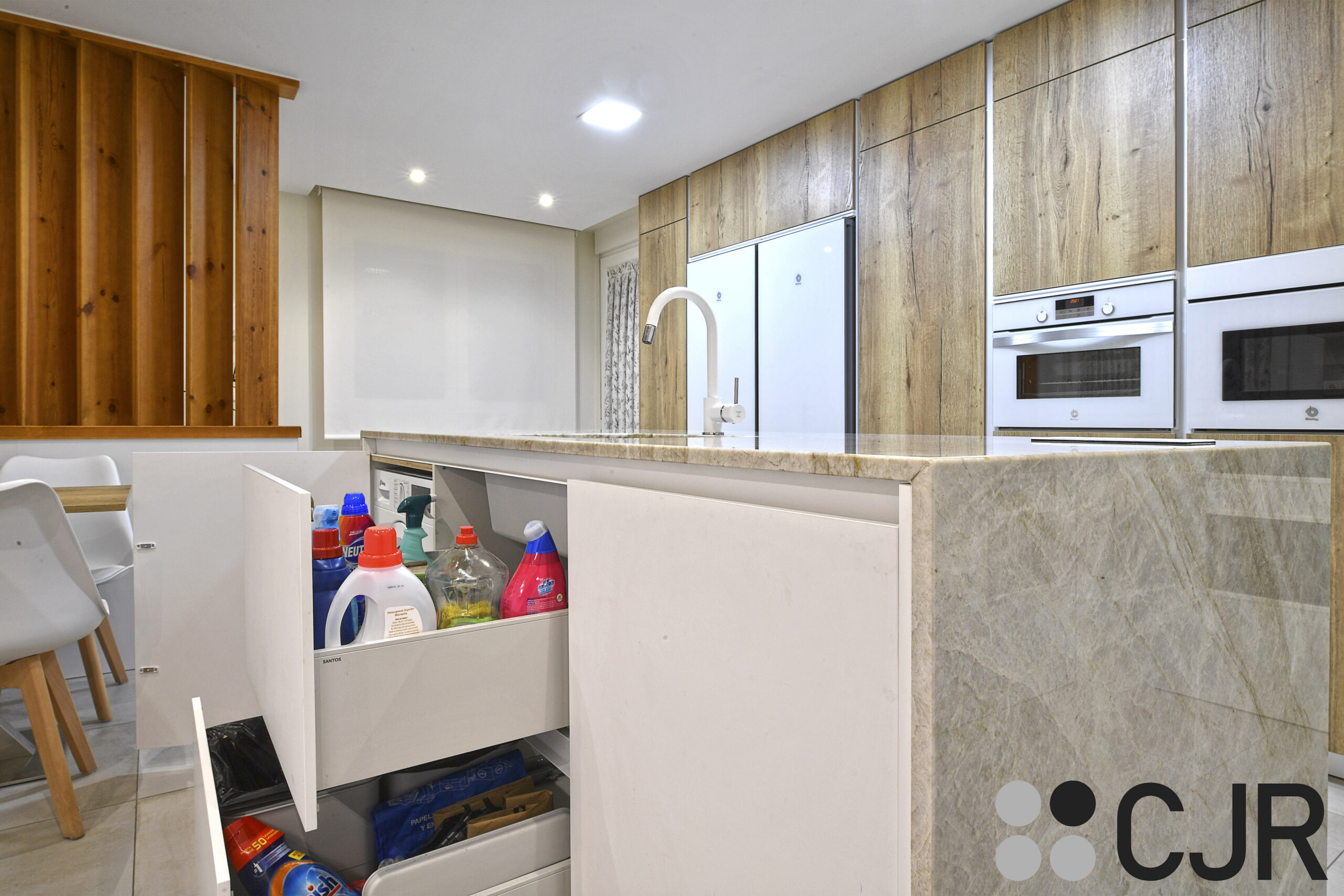 mueble bajo fregadero con cajon extraible en isla cocinas cjr