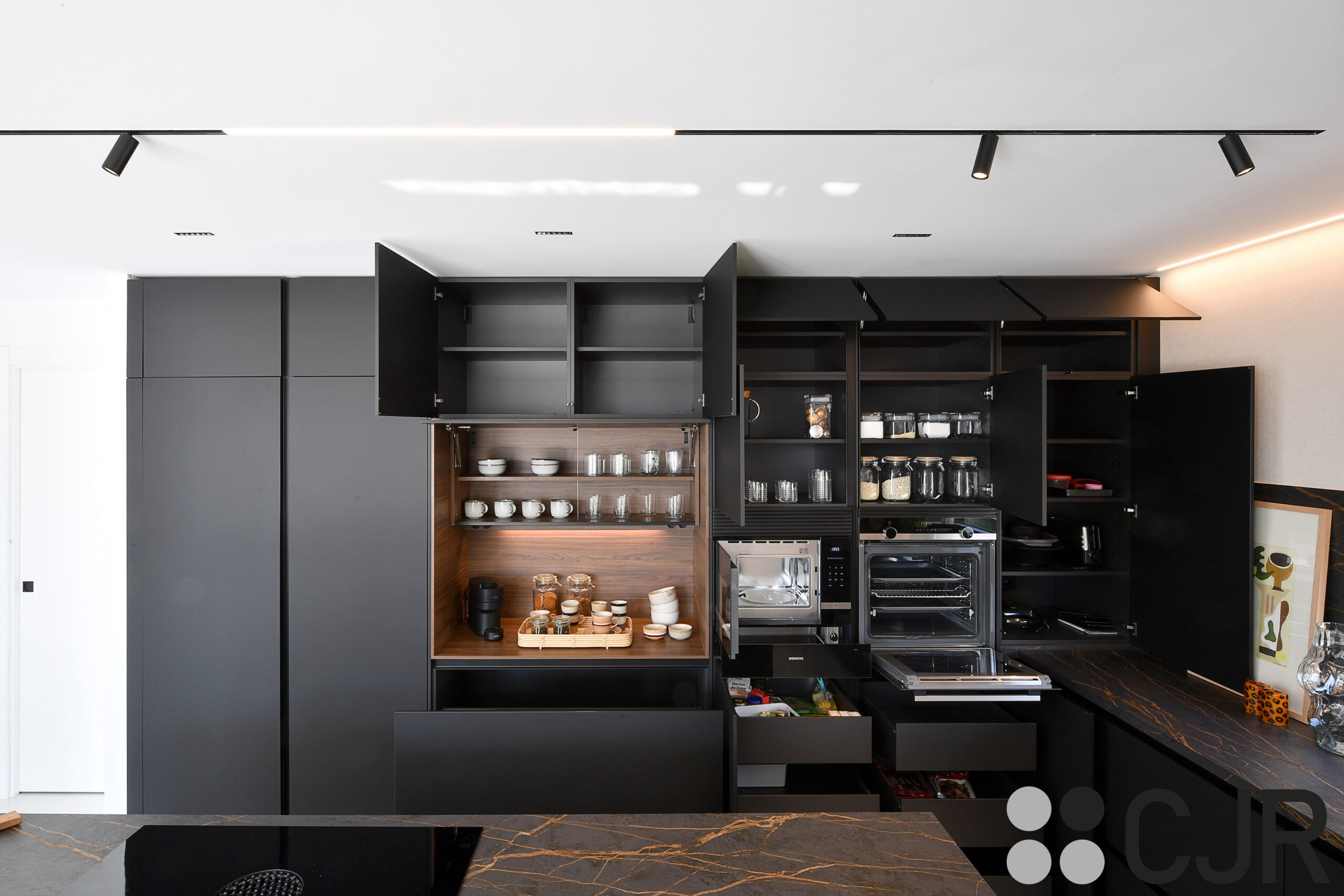 torres de cocina en negro y madera moderna abierta cocinas cjr
