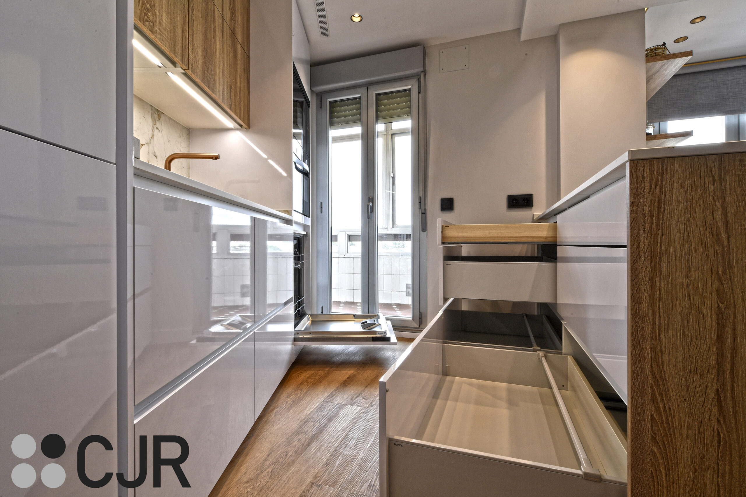 muebles bajos de cocina con separador de tapas cocinas cjr