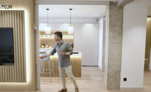 Cocina SEMIABIERTA con ISLA Cocinas CJR de Piso totalmente REFORMADO por John Te Lo Busca