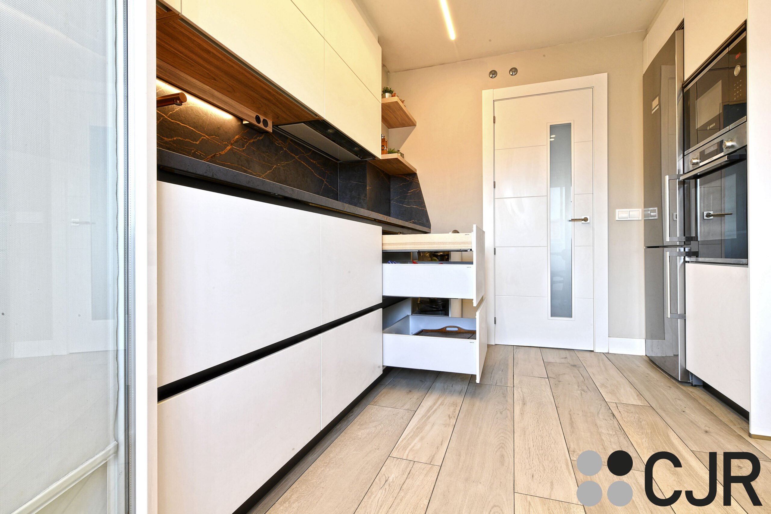 muebles bajos de cocina en blanco y madera cocinas cjr