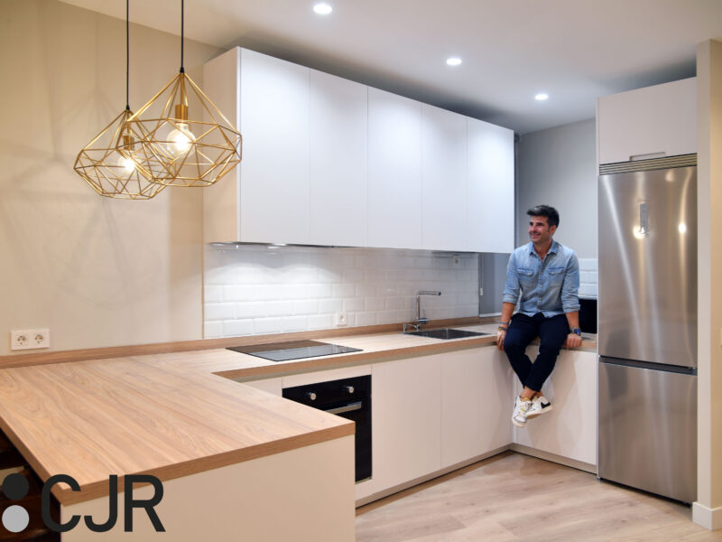 TENDENCIAS DECORACION INTERIORES 2024 ¡Apartamentos pequeños y Cocinas pequeñas! cocinas CJR