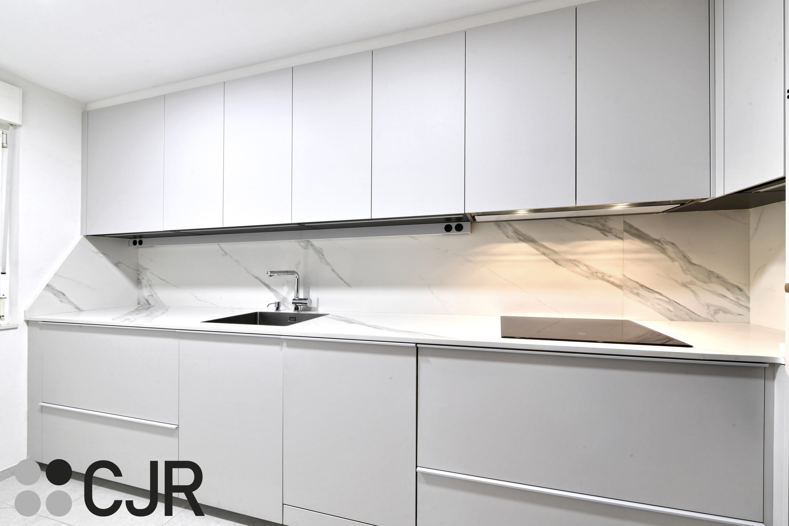 iluminacion en Cocina PEQUEÑA en L Gris Moderna Cocinas CJR