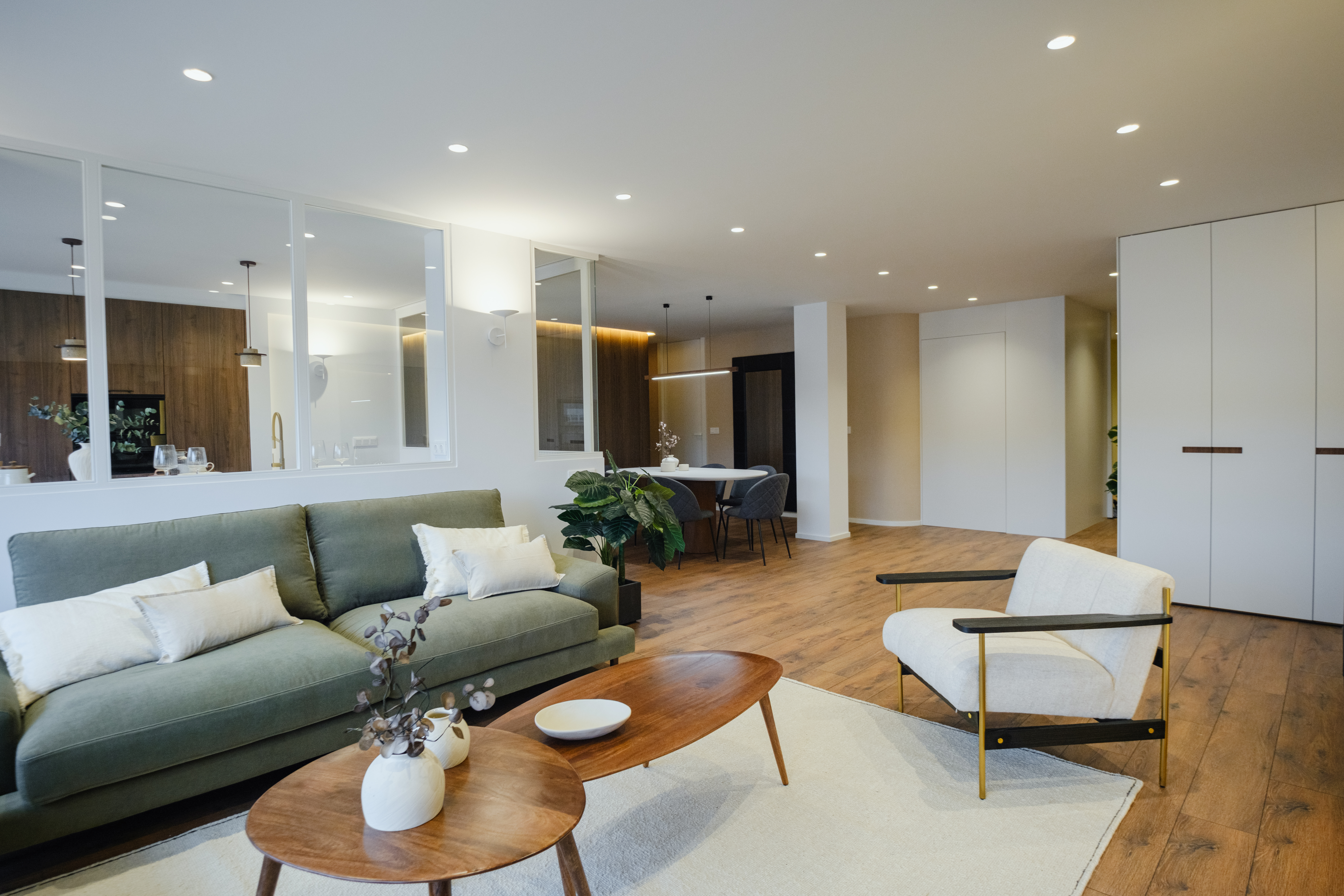 IMPRESIONANTE REFORMA DE PISO y cocina con isla elegante John Te Lo Busca Cocinas CJR