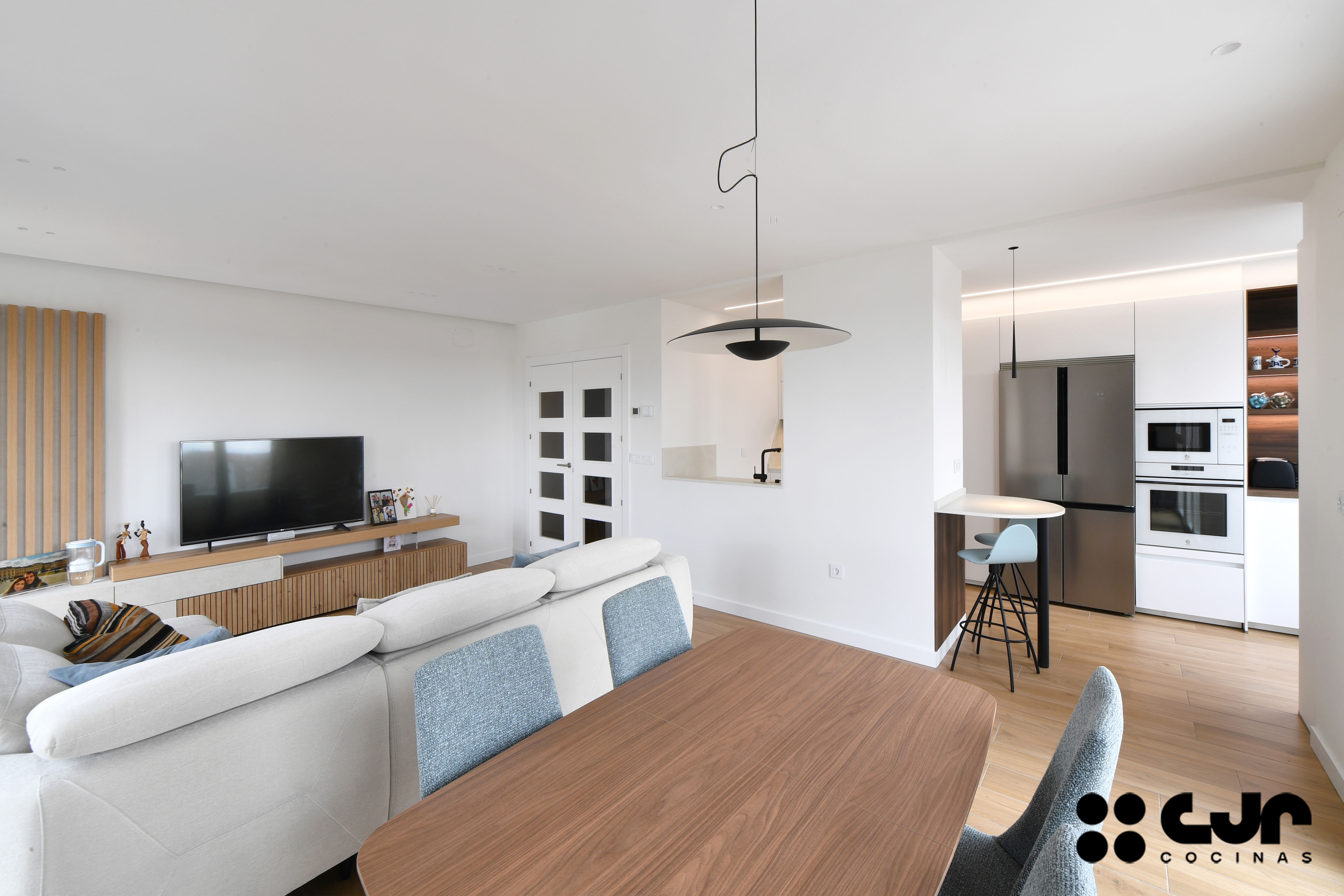 cocina blanca y madera abierta soluciones de diseño de cocinas cocinas cjr