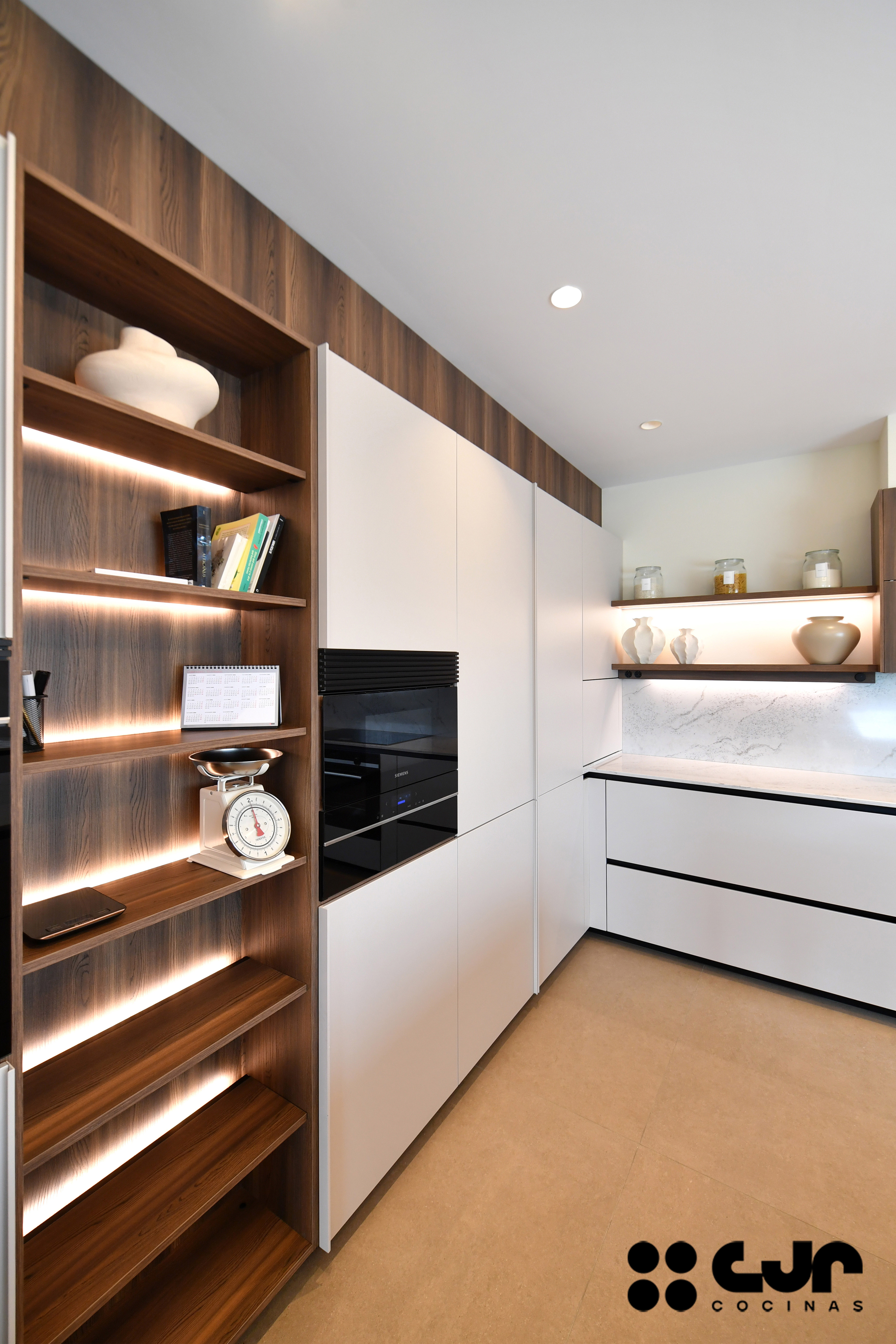 tendencias cocinas 2026 cocina cashmere y madera con isla abierta con isla cocinas cjr