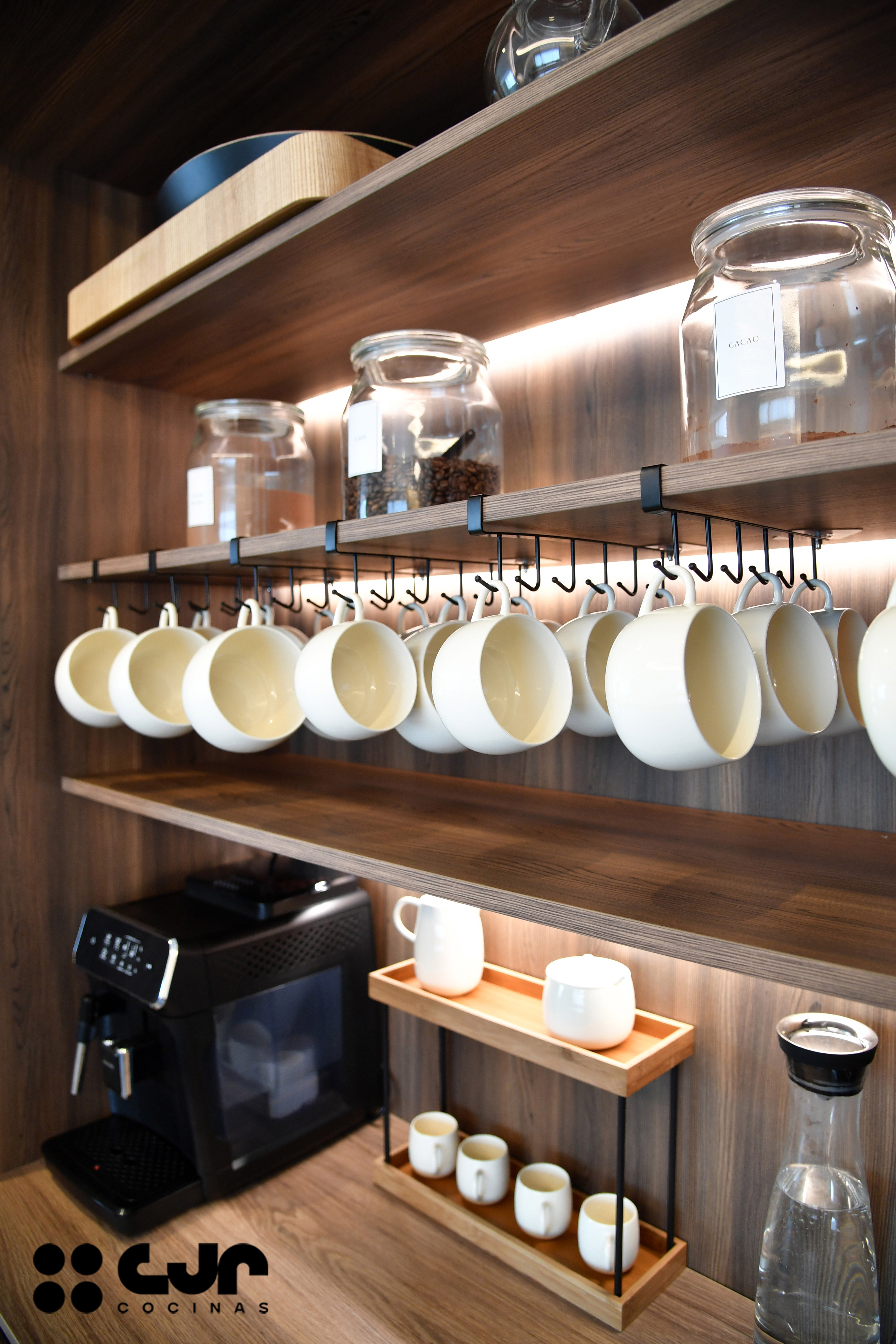 tendencias cocinas 2026 cocina cashmere y madera con isla abierta con isla cocinas cjr