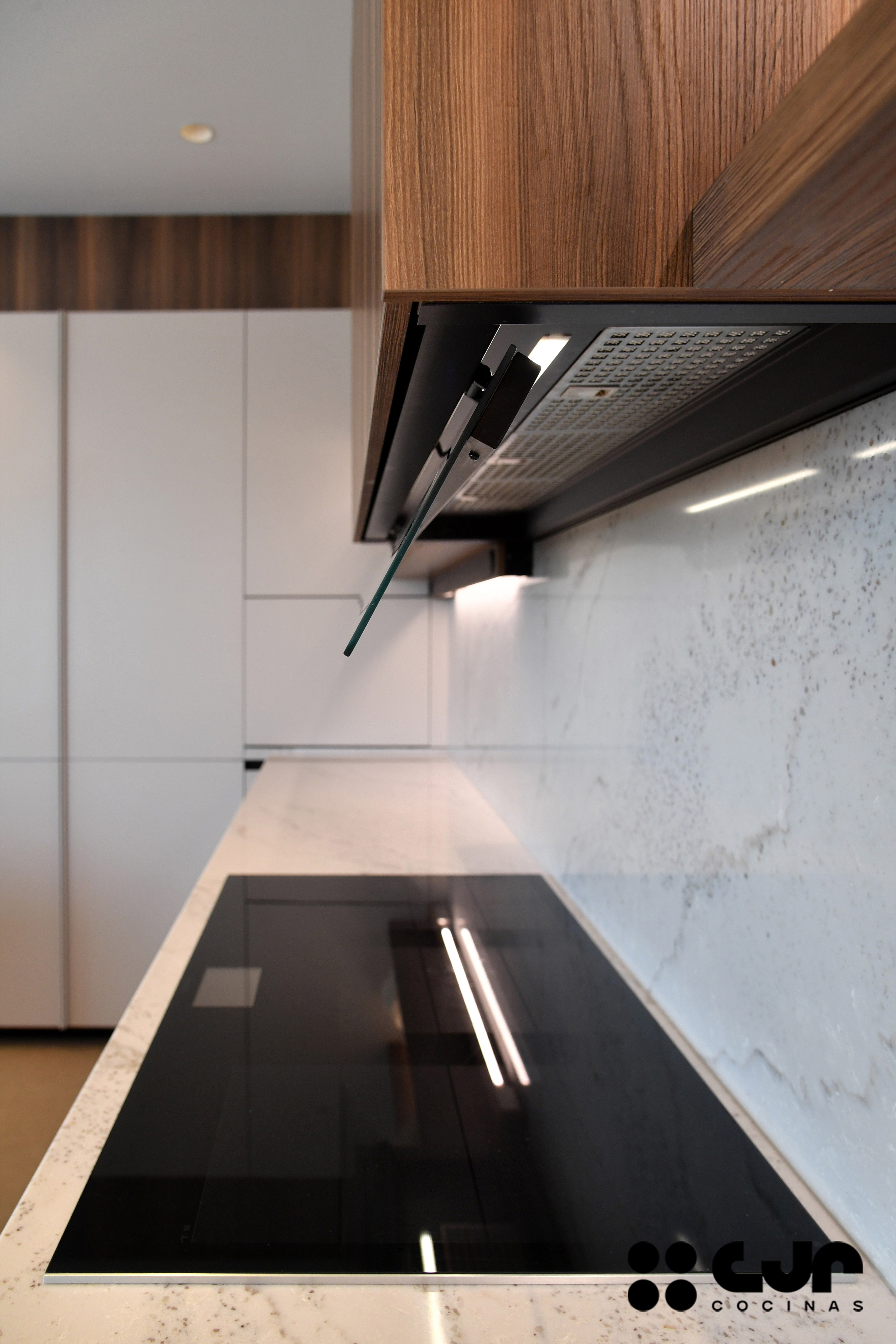 tendencias cocinas 2026 cocina cashmere y madera con isla abierta con isla cocinas cjr