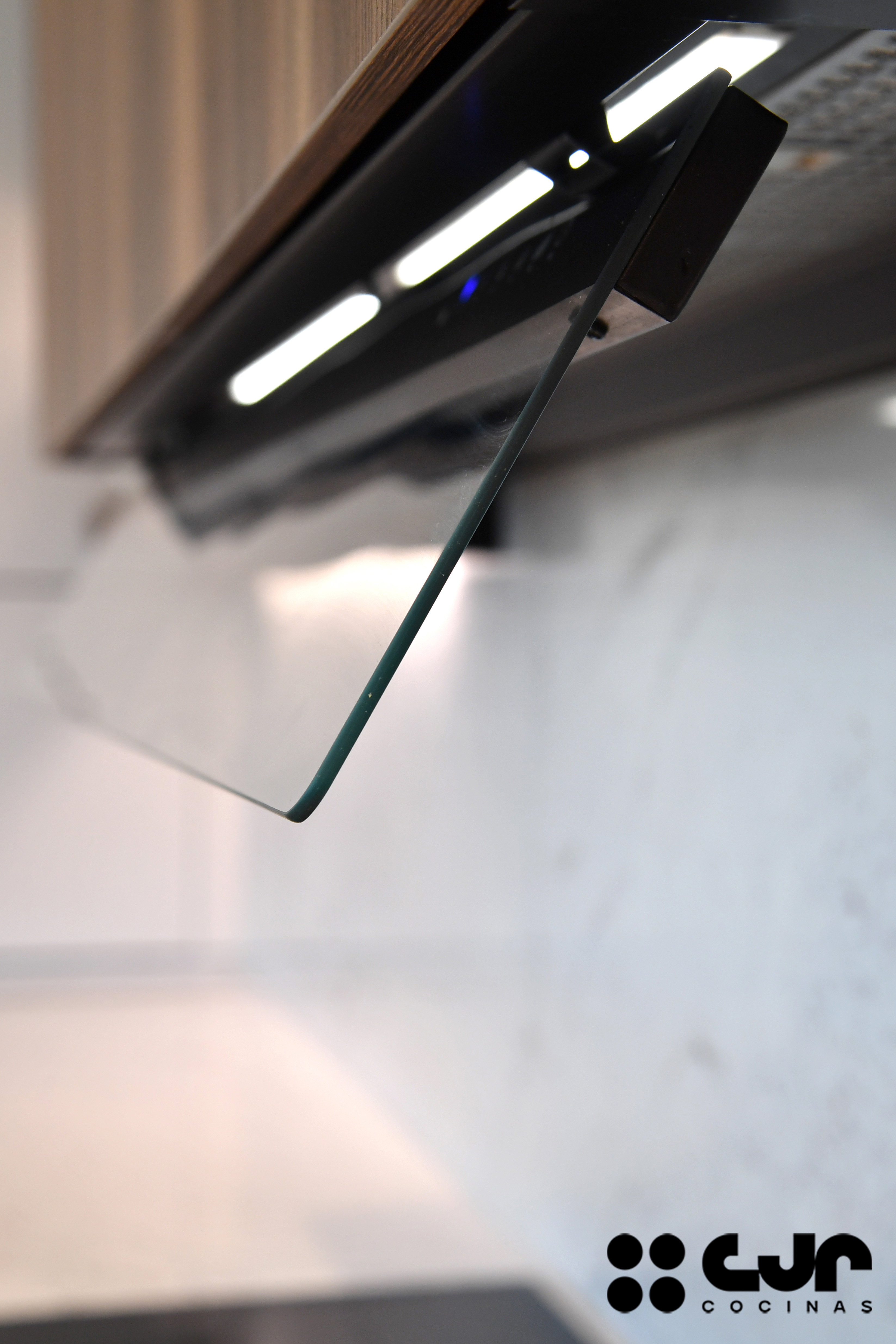 tendencias cocinas 2026 cocina cashmere y madera con isla abierta con isla cocinas cjr