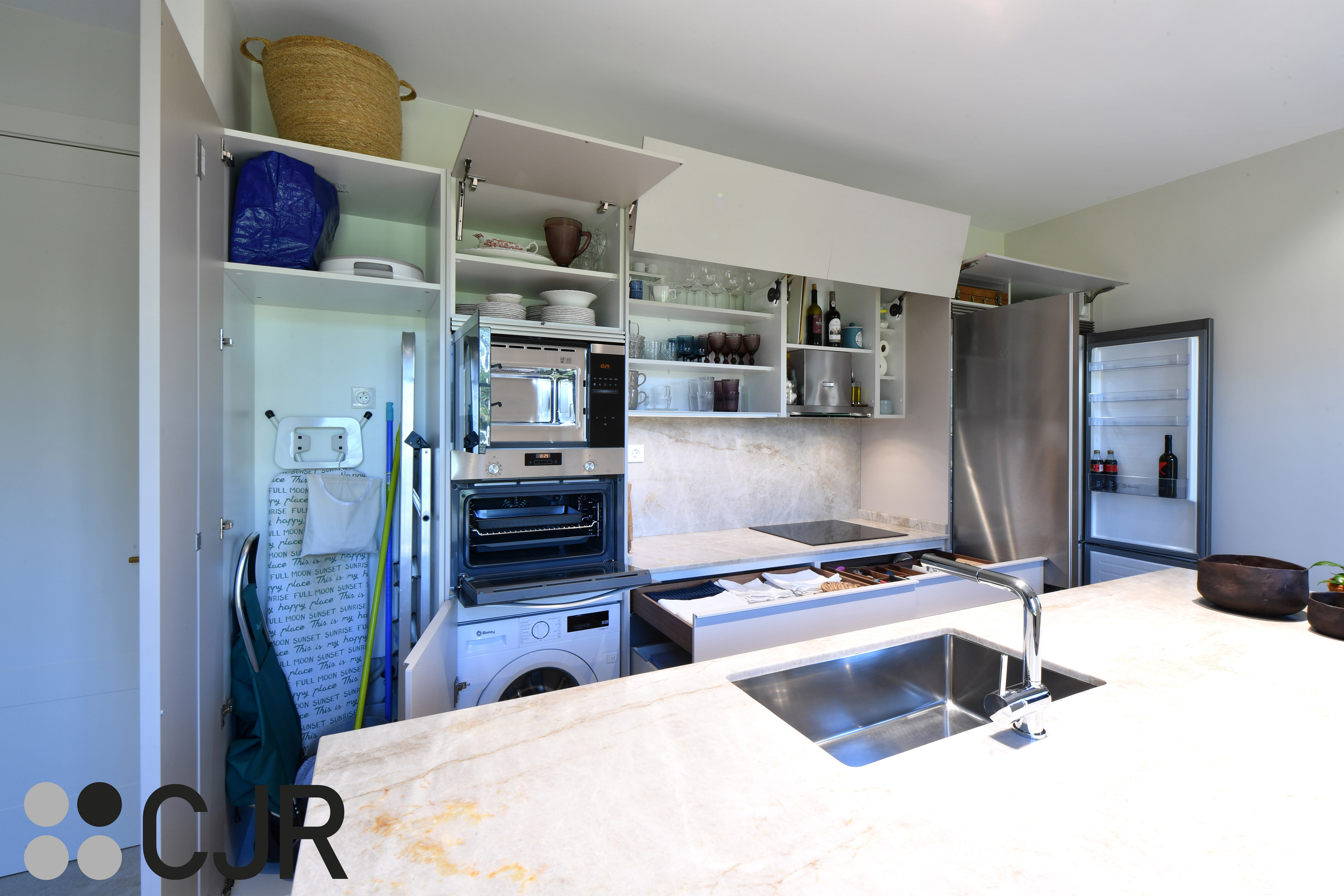 Cocina moderna cashmere con isla y barra Cocinas CJR