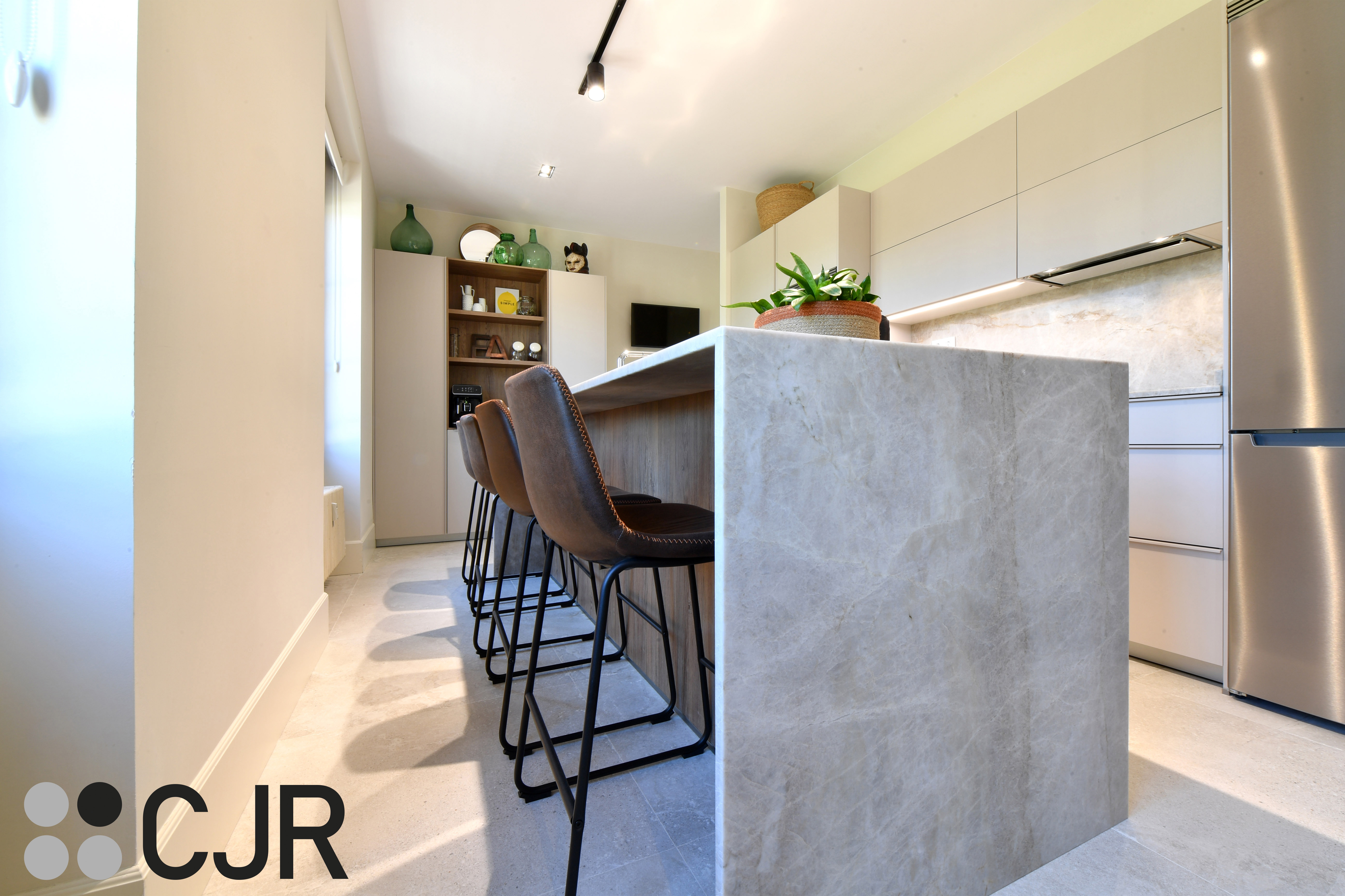 Cocina moderna cashmere con isla y barra Cocinas CJR