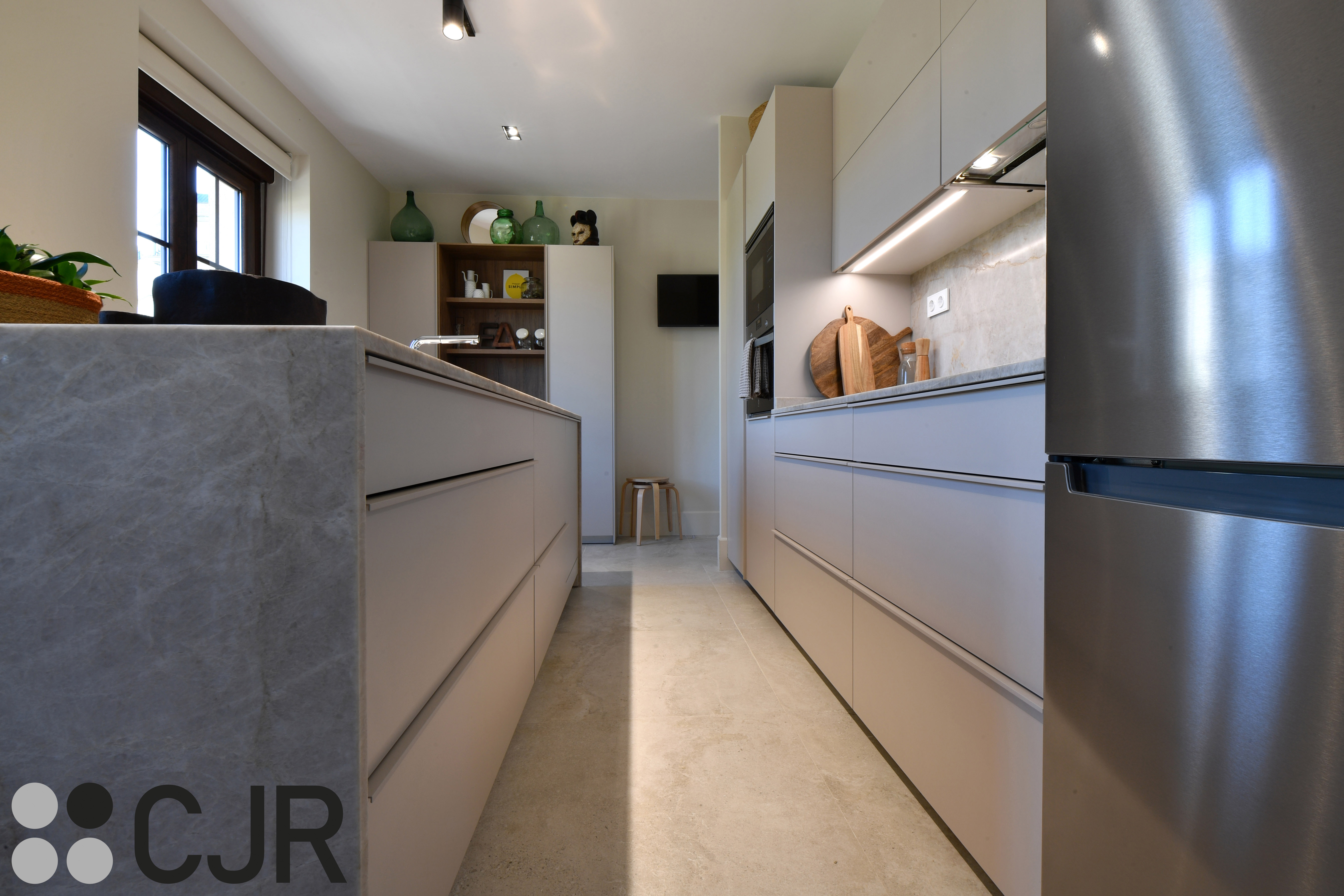 Cocina moderna cashmere con isla y barra Cocinas CJR