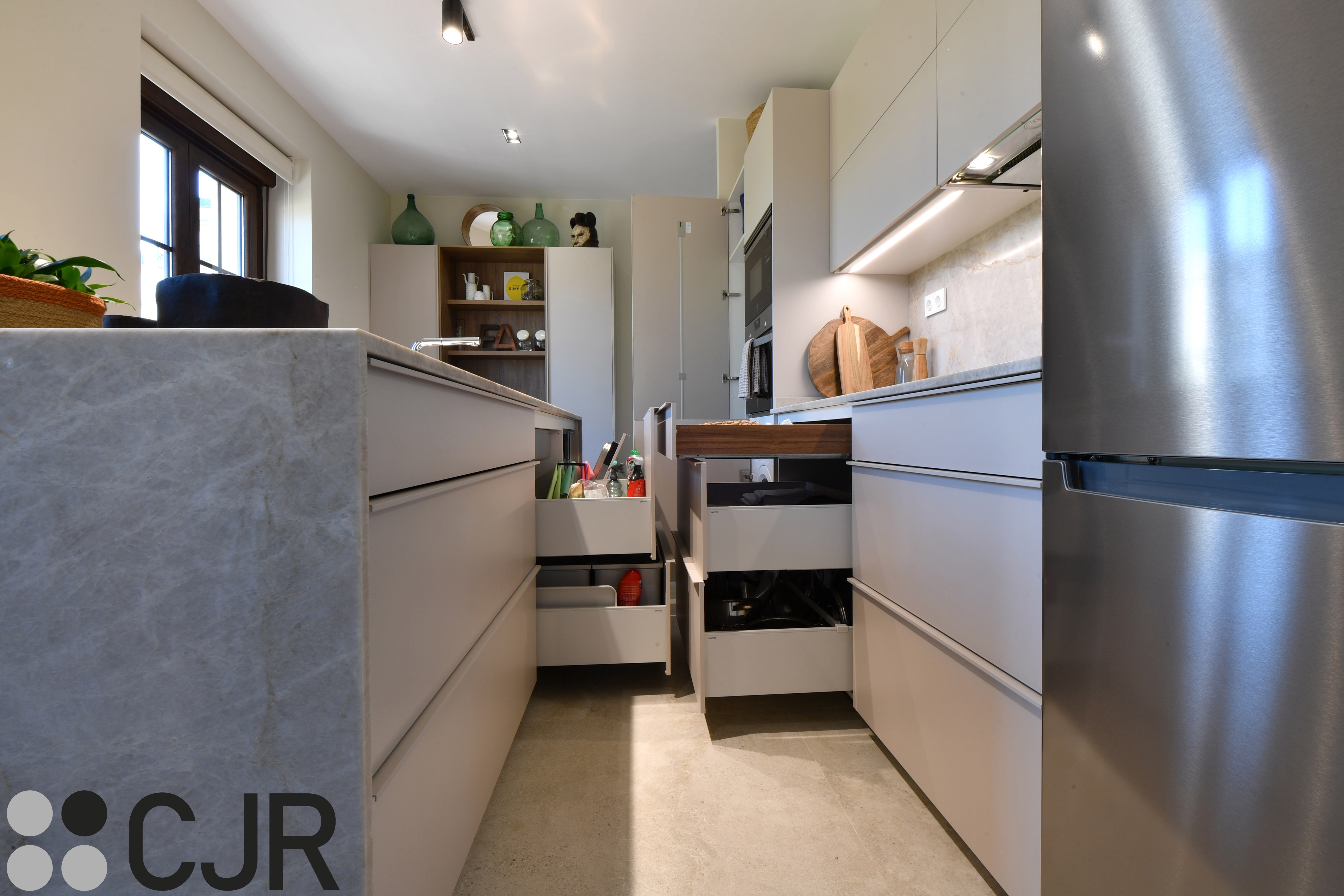 Cocina moderna cashmere con isla y barra Cocinas CJR