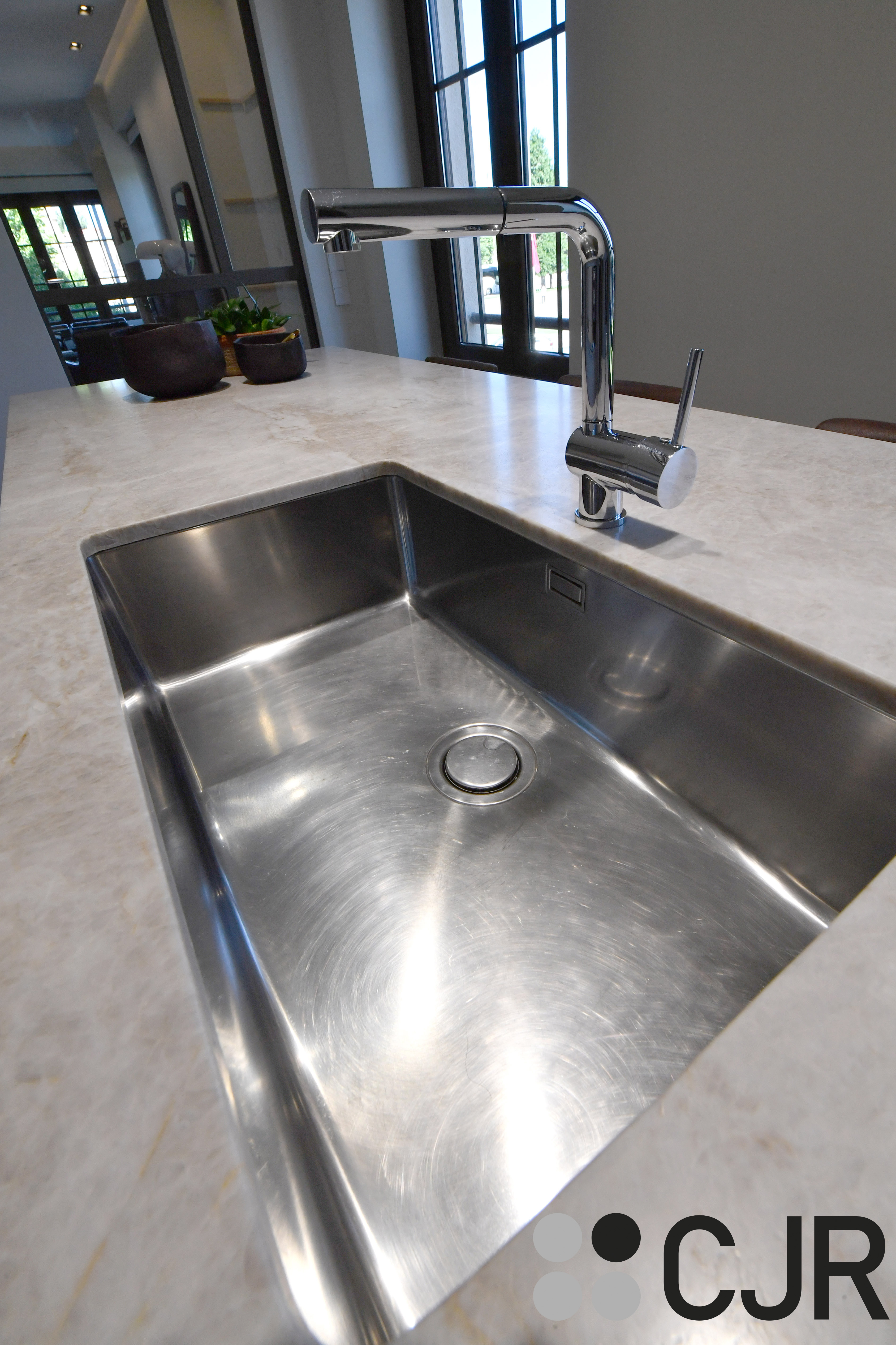 Cocina moderna cashmere con isla y barra Cocinas CJR