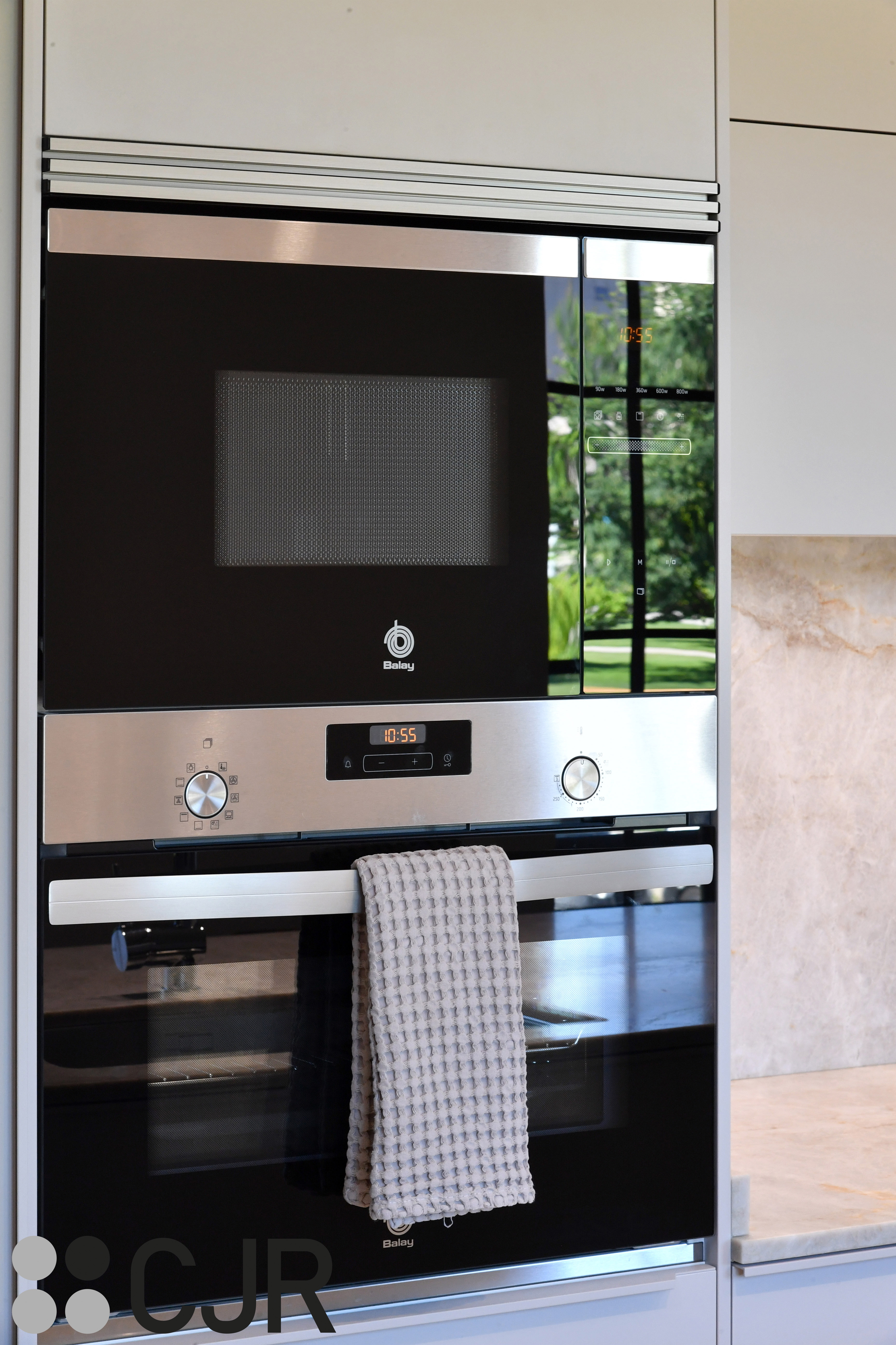 Cocina moderna cashmere con isla y barra Cocinas CJR