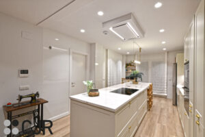 Proyectos en Blanco Perla de Santos Cocinas CJR