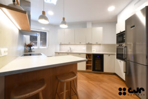 Proyectos en Blanco Perla de Santos Cocinas CJR