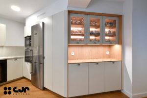 Proyectos en Blanco Perla de Santos Cocinas CJR