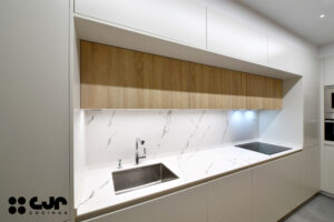 Proyectos en Blanco Perla de Santos Cocinas CJR