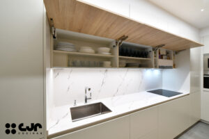Proyectos en Blanco Perla de Santos Cocinas CJR