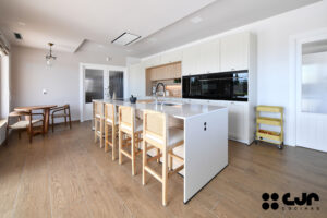 Proyectos en Blanco Perla Seda Mate de Santos Cocinas CJR