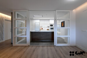 Proyectos en Blanco Nata Brillo de Santos Cocinas CJR