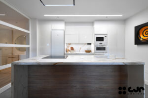 Proyectos en Blanco Nata Brillo de Santos Cocinas CJR